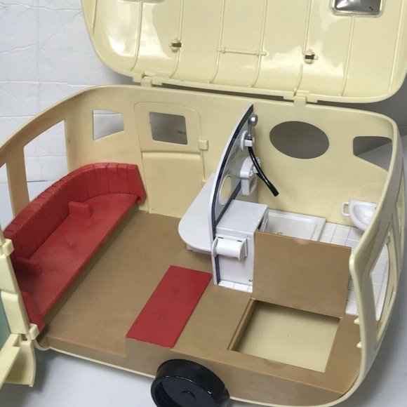 Calico Critters Caravan Family Camper 2018 Cream Green Model #CC2134 - Picture 9 of 14